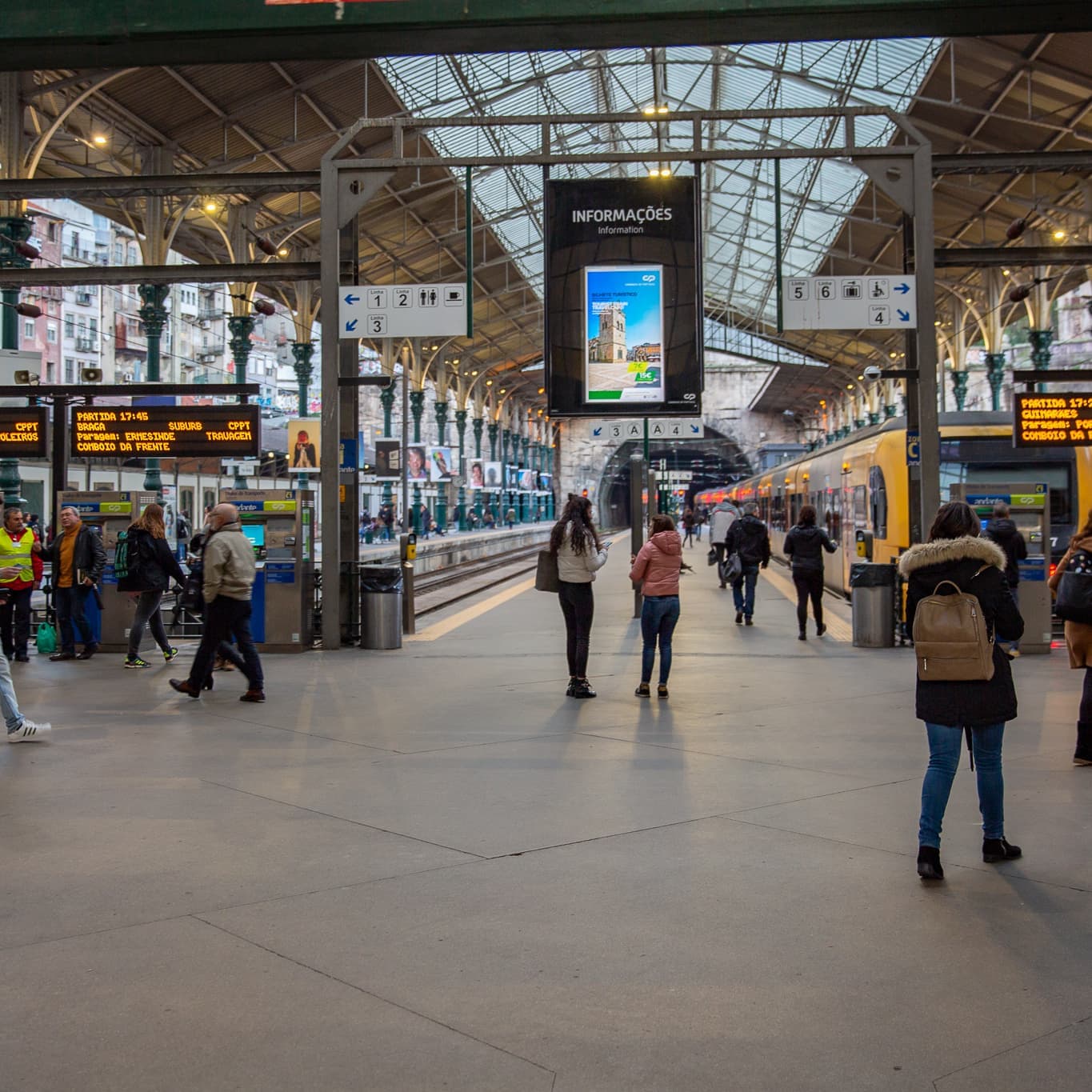サン・ベント駅
