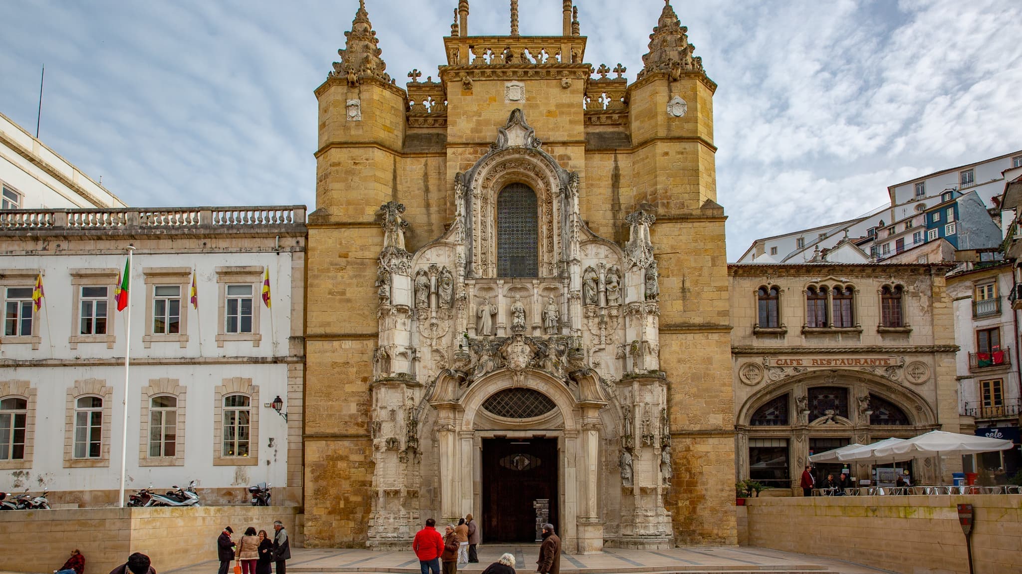 サンタ・クルース修道院